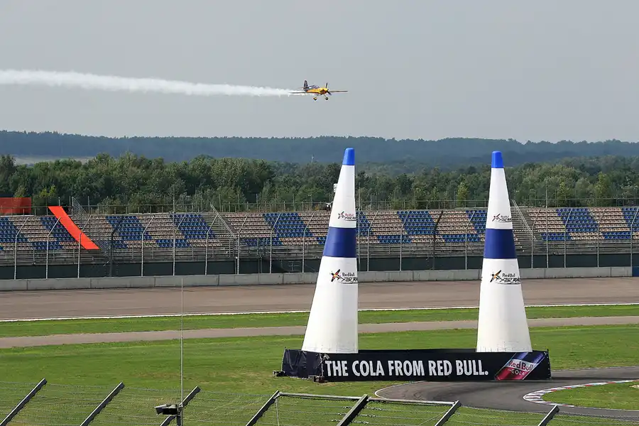 038 | 2010 | Eurospeedway | Red Bull Air Race – Matt Hall | © carsten riede fotografie