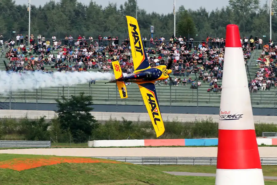 039 | 2010 | Eurospeedway | Red Bull Air Race – Matt Hall | © carsten riede fotografie