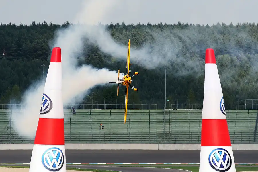 041 | 2010 | Eurospeedway | Red Bull Air Race – Matt Hall | © carsten riede fotografie