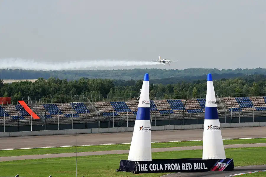 049 | 2010 | Eurospeedway | Red Bull Air Race – Matthias Dolderer | © carsten riede fotografie