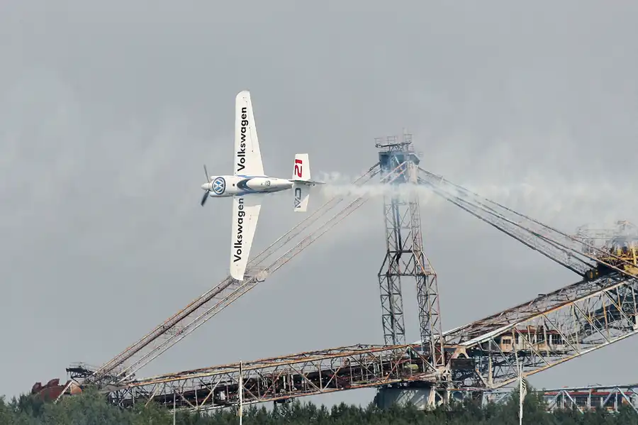 051 | 2010 | Eurospeedway | Red Bull Air Race – Matthias Dolderer | © carsten riede fotografie