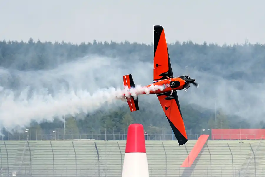062 | 2010 | Eurospeedway | Red Bull Air Race – Nicolas Ivanoff | © carsten riede fotografie