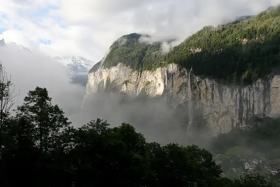 005 | 2010 | Lauterbrunnen – Kleine Scheidegg | Zahnradbahnfahrt | © carsten riede fotografie