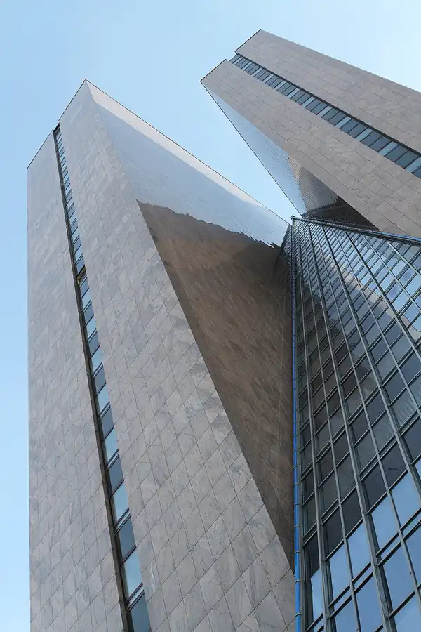 027 | 2011 | Berlin | Rhinstrasse | © carsten riede fotografie