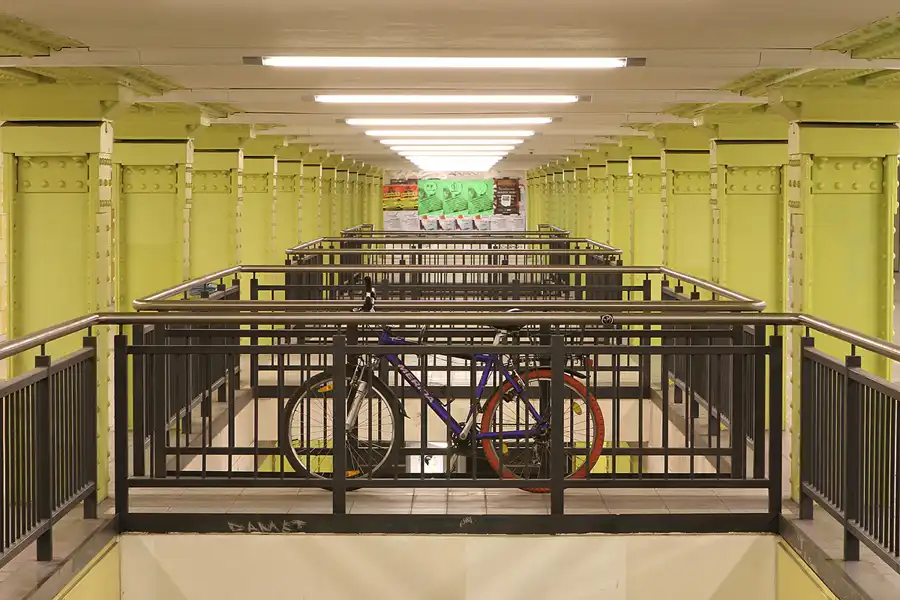 057 | 2011 | Berlin | U-Bahnhof Lichtenberg | © carsten riede fotografie