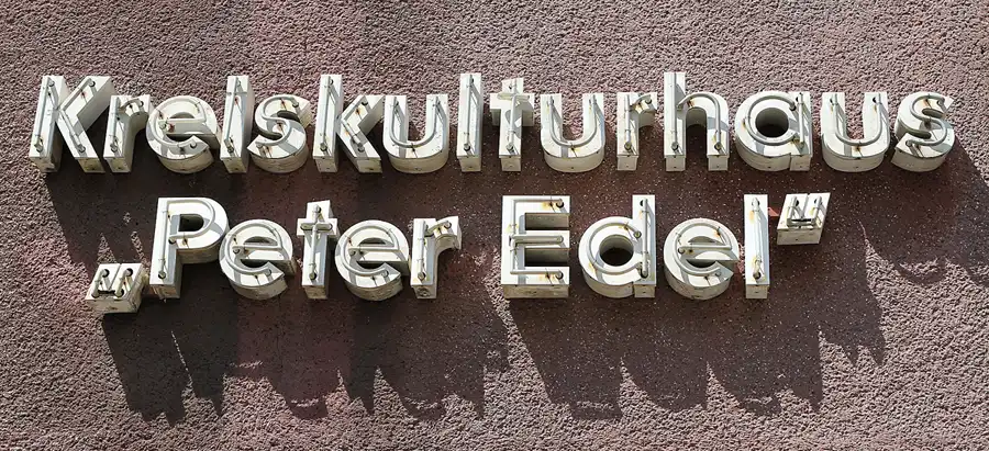111 | 2011 | Berlin | Berliner Allee | © carsten riede fotografie