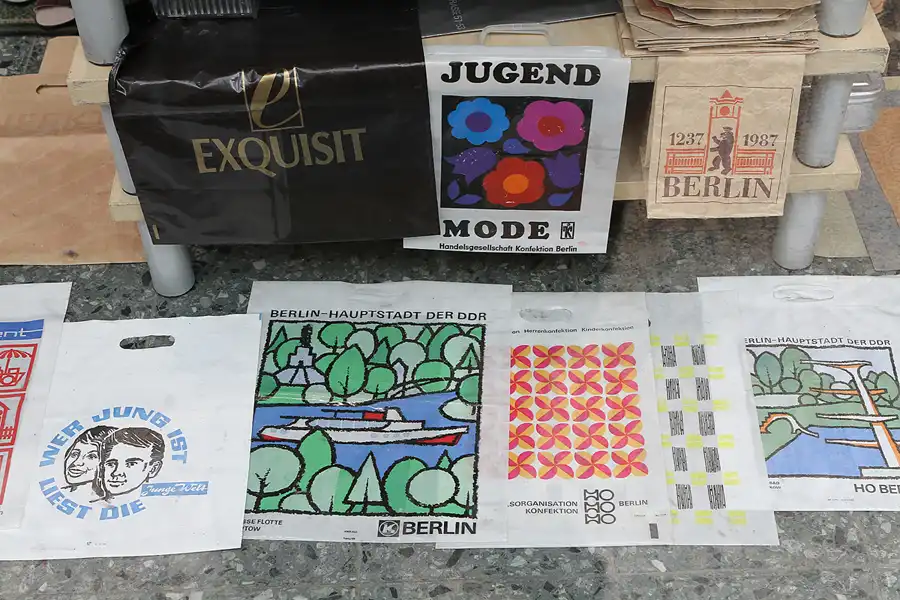 132 | 2011 | Berlin | Berlin Carré – Karl-Liebknecht-Strasse | © carsten riede fotografie