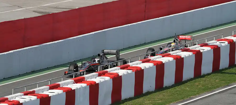 052 | 2011 | Barcelona | HRT-Cosworth F110 | Giorgio Mondini + McLaren-Mercedes Benz MP4-26 | Lewis Hamilton | © carsten riede fotografie