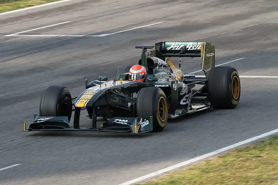 071 | 2011 | Barcelona | Lotus-Renault T128 | Jarno Trulli | © carsten riede fotografie