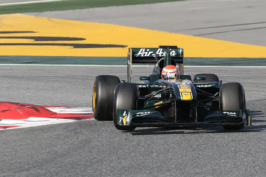075 | 2011 | Barcelona | Lotus-Renault T128 | Jarno Trulli | © carsten riede fotografie
