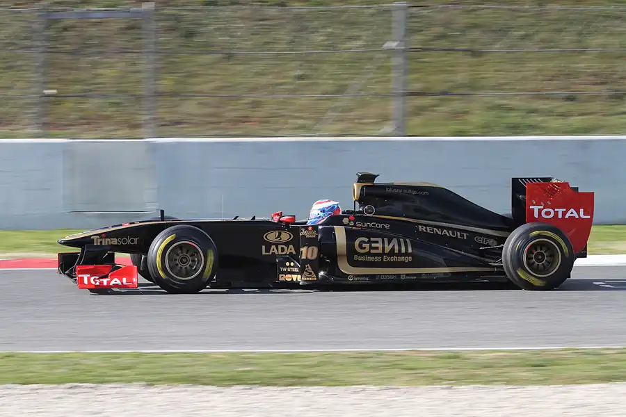 179 | 2011 | Barcelona | Renault R31 | Vitali Petrov | © carsten riede fotografie