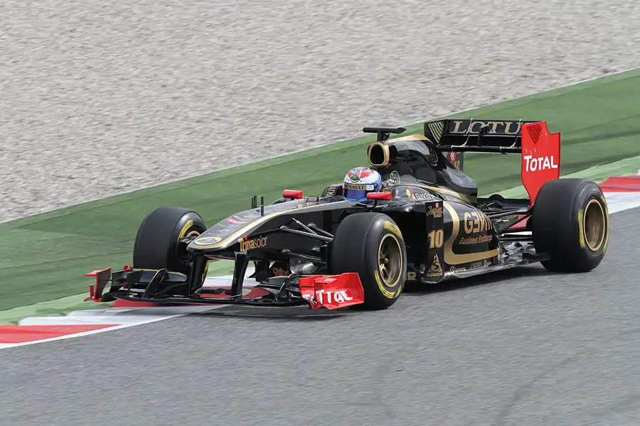 180 | 2011 | Barcelona | Renault R31 | Vitali Petrov | © carsten riede fotografie