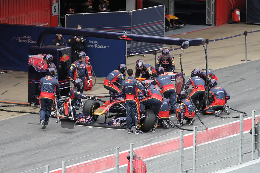 233 | 2011 | Barcelona | Toro Rosso-Ferrari STR6 | Sebastien Buemi | © carsten riede fotografie