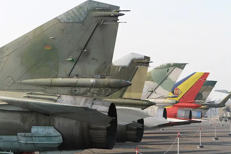 016 | 2011 | Berlin | Flugplatz Gatow (GWW) | © carsten riede fotografie