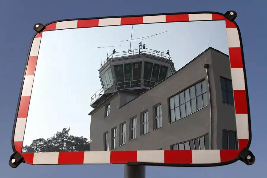 038 | 2011 | Berlin | Flugplatz Gatow (GWW) | © carsten riede fotografie