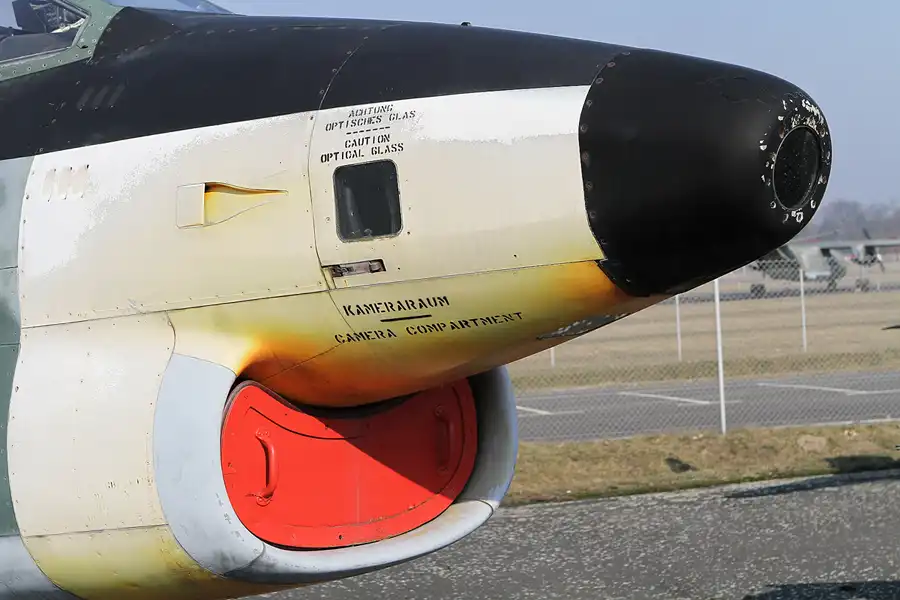 041 | 2011 | Berlin | Flugplatz Gatow (GWW) | © carsten riede fotografie