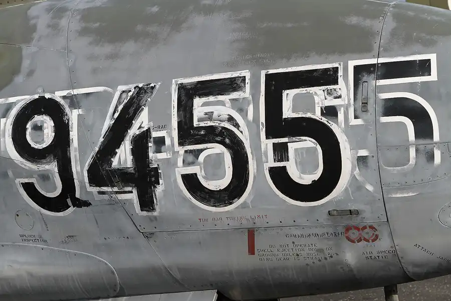 042 | 2011 | Berlin | Flugplatz Gatow (GWW) | © carsten riede fotografie