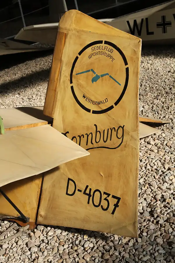 056 | 2011 | Berlin | Flugplatz Gatow (GWW) | © carsten riede fotografie