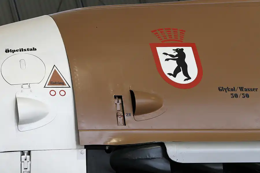 066 | 2011 | Berlin | Flugplatz Gatow (GWW) | © carsten riede fotografie