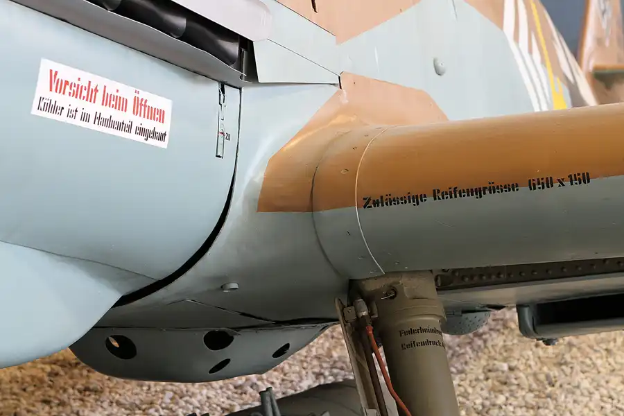 067 | 2011 | Berlin | Flugplatz Gatow (GWW) | © carsten riede fotografie