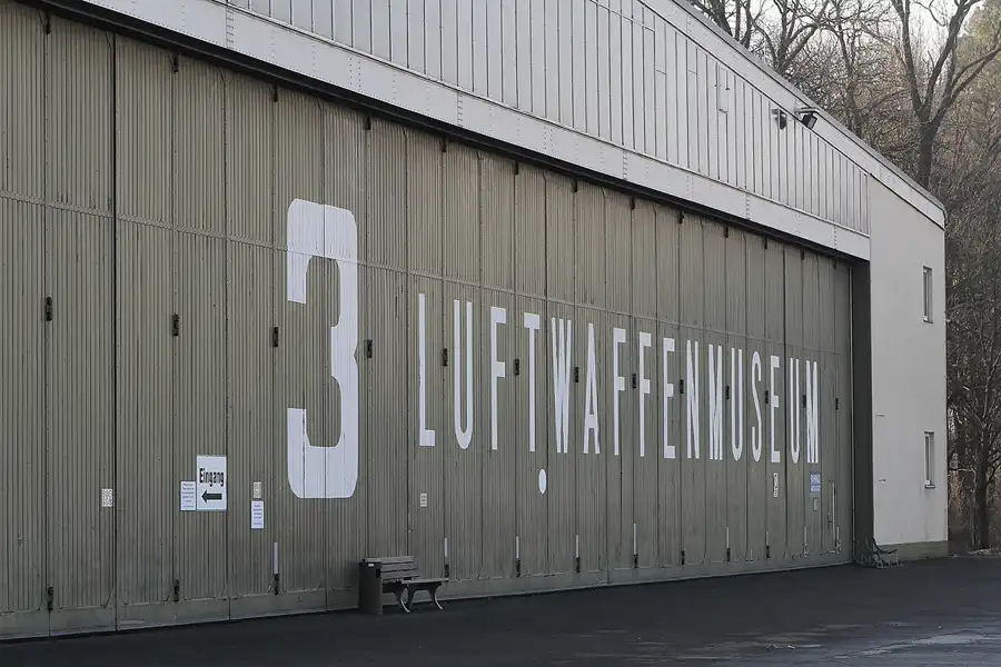 070 | 2011 | Berlin | Flugplatz Gatow (GWW) | © carsten riede fotografie