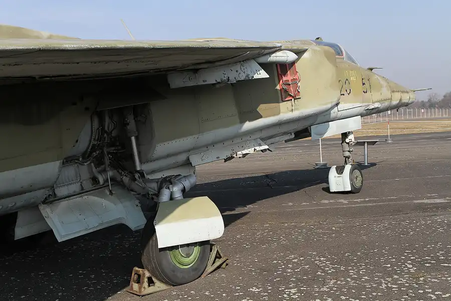 071 | 2011 | Berlin | Flugplatz Gatow (GWW) | © carsten riede fotografie