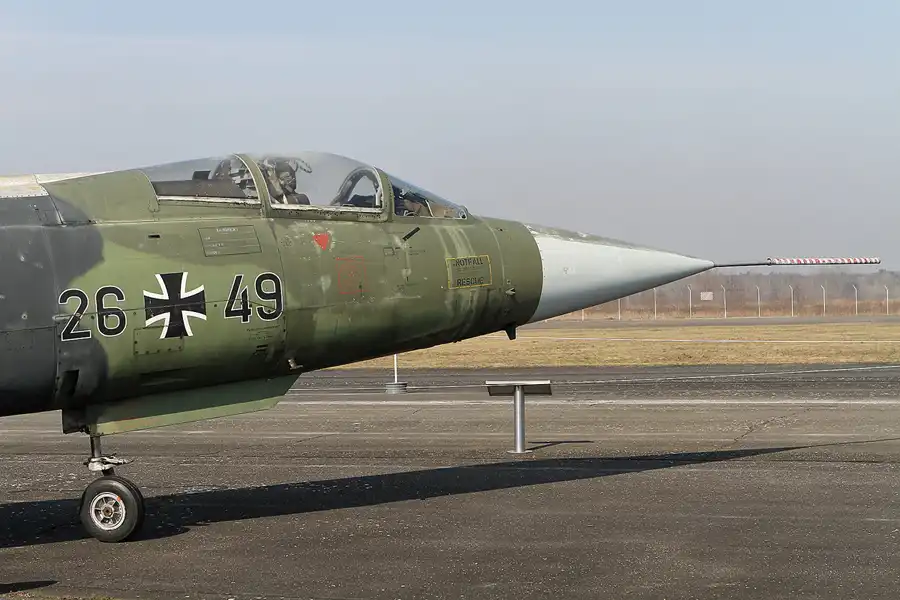 073 | 2011 | Berlin | Flugplatz Gatow (GWW) | © carsten riede fotografie