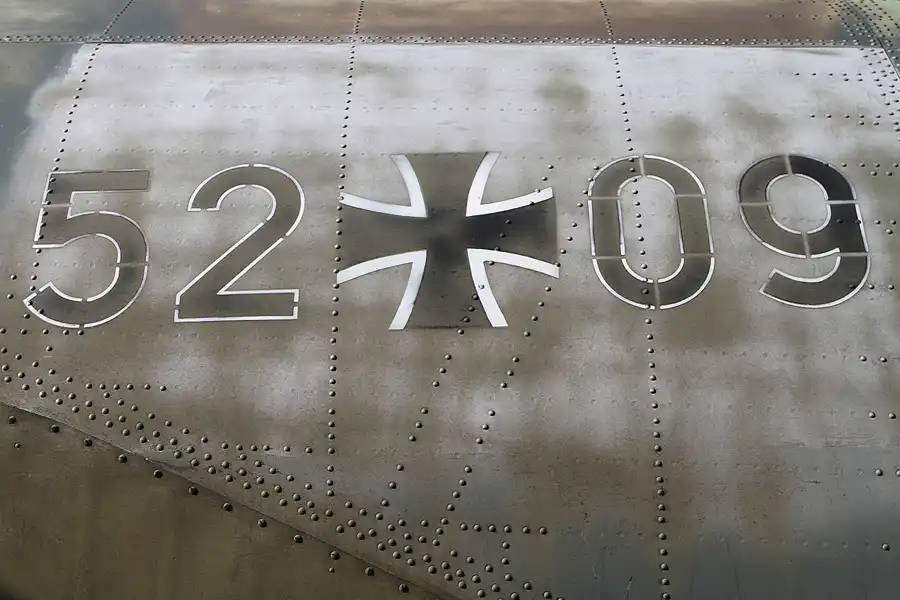 077 | 2011 | Berlin | Flugplatz Gatow (GWW) | © carsten riede fotografie