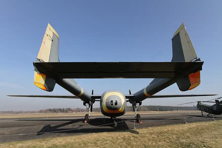 078 | 2011 | Berlin | Flugplatz Gatow (GWW) | © carsten riede fotografie