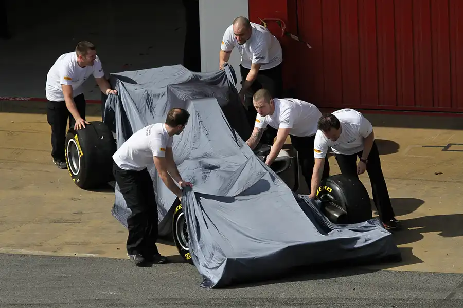 047 | 2011 | Barcelona | HRT-Cosworth F111 | © carsten riede fotografie