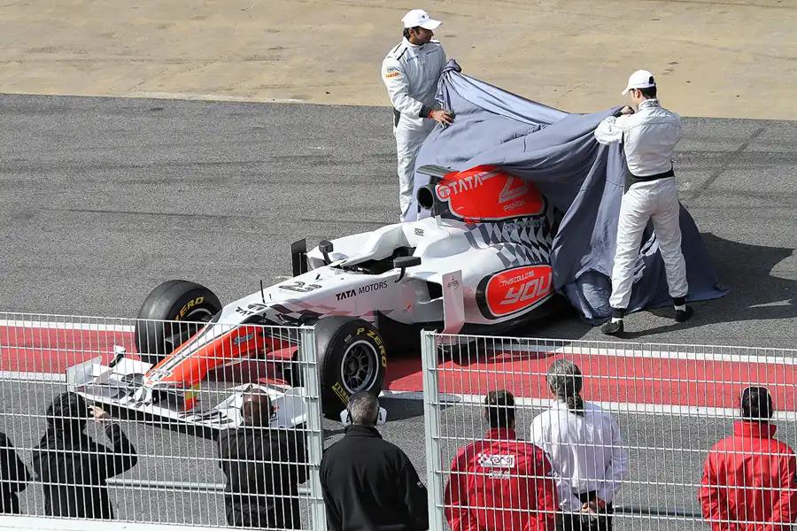 054 | 2011 | Barcelona | HRT-Cosworth F111 | Narain Karthikeyan + Vitantonio Liuzzi | © carsten riede fotografie