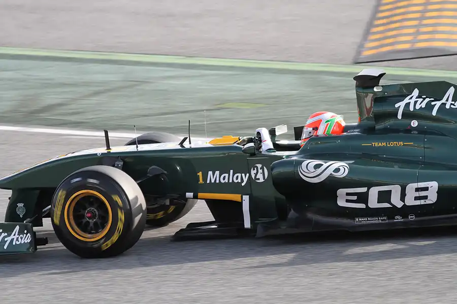 095 | 2011 | Barcelona | Lotus-Renault T128 | Jarno Trulli | © carsten riede fotografie
