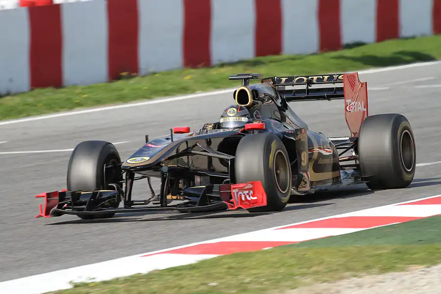 202 | 2011 | Barcelona | Renault R31 | Nick Heidfeld | © carsten riede fotografie