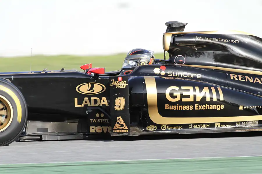 203 | 2011 | Barcelona | Renault R31 | Nick Heidfeld | © carsten riede fotografie
