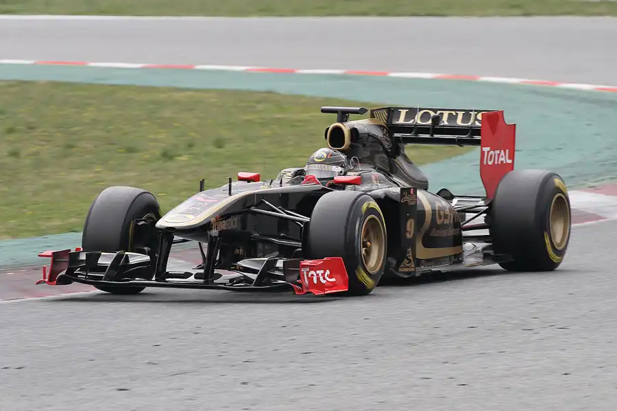 209 | 2011 | Barcelona | Renault R31 | Nick Heidfeld | © carsten riede fotografie