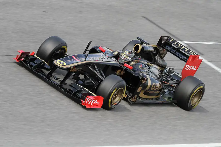 212 | 2011 | Barcelona | Renault R31 | Nick Heidfeld | © carsten riede fotografie