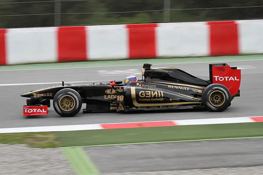 216 | 2011 | Barcelona | Renault R31 | Vitali Petrov | © carsten riede fotografie