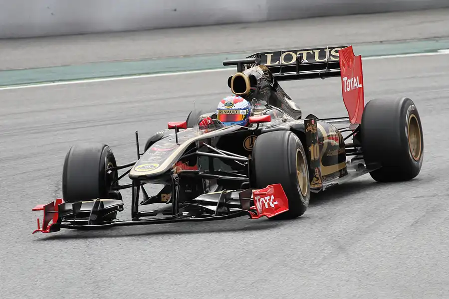 217 | 2011 | Barcelona | Renault R31 | Vitali Petrov | © carsten riede fotografie