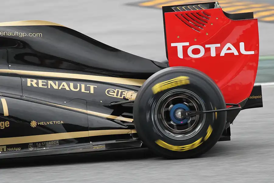 220 | 2011 | Barcelona | Renault R31 | Vitali Petrov | © carsten riede fotografie