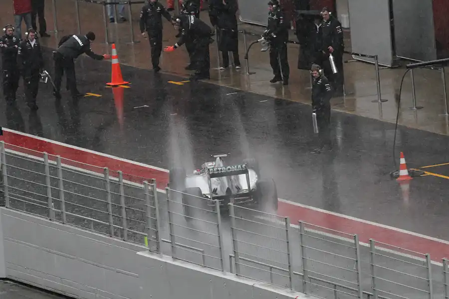 031 | 2011 | Barcelona | Mercedes Benz W02 | Michael Schumacher – 10:48 | © carsten riede fotografie