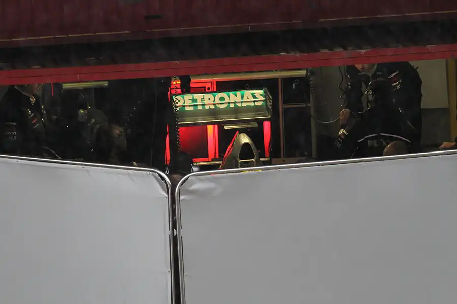 072 | 2011 | Barcelona | Mercedes Benz W02 – 14:21 | © carsten riede fotografie