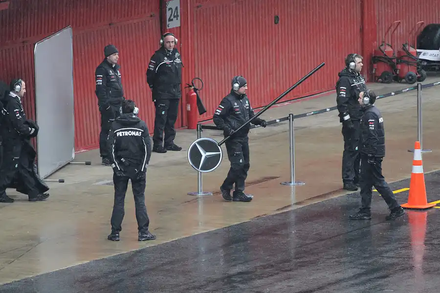 089 | 2011 | Barcelona | Mercedes Benz – 15:08 | © carsten riede fotografie