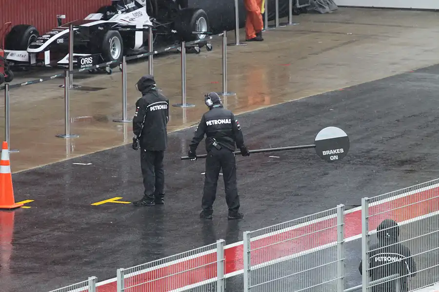 090 | 2011 | Barcelona | Mercedes Benz – 15:09 | © carsten riede fotografie