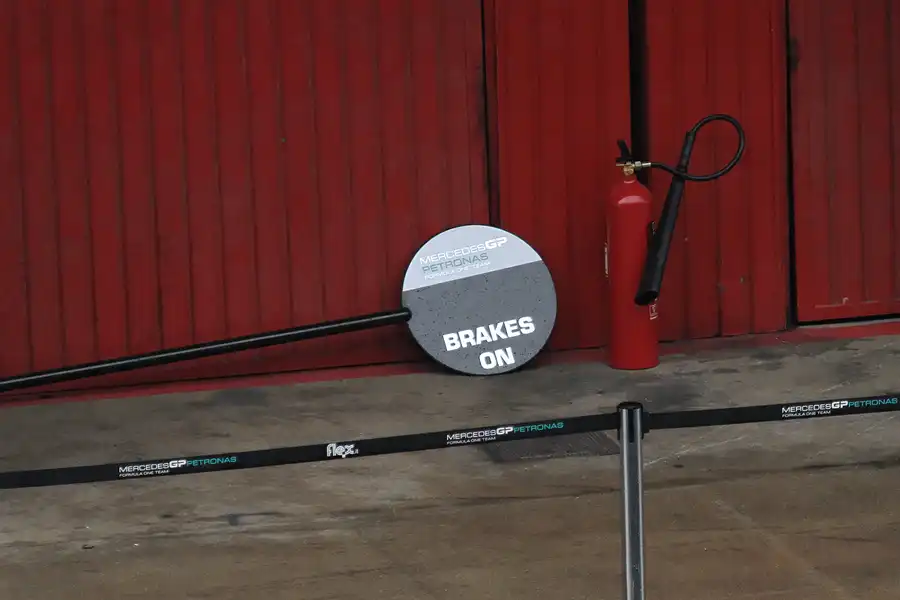 124 | 2011 | Barcelona | Mercedes Benz – 15:37 | © carsten riede fotografie