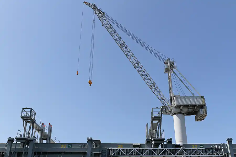 005 | 2011 | Rostock-Warnemünde | Werftanlagen | © carsten riede fotografie