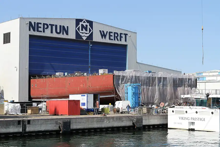 010 | 2011 | Rostock-Warnemünde | Werftanlagen | © carsten riede fotografie