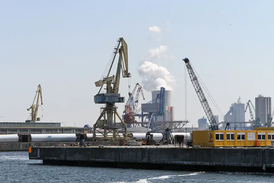 013 | 2011 | Rostock-Warnemünde | Werftanlagen | © carsten riede fotografie