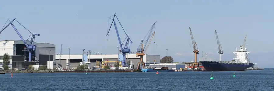 014 | 2011 | Rostock-Warnemünde | Werftanlagen | © carsten riede fotografie