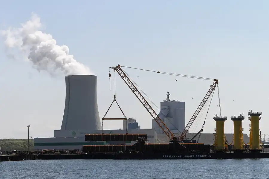 018 | 2011 | Rostock-Warnemünde | Werftanlagen | © carsten riede fotografie