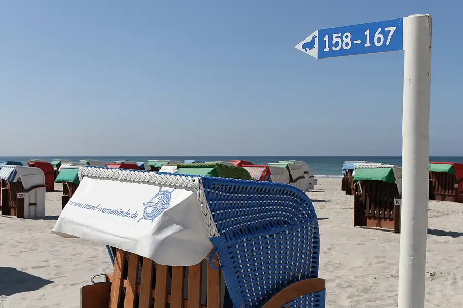 020 | 2011 | Rostock-Warnemünde | Am Badestrand | © carsten riede fotografie